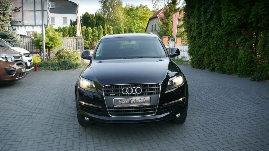 AUDI Q7 -