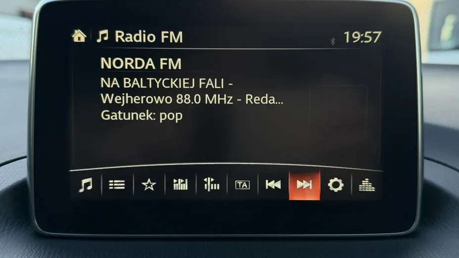 MAZDA 3 -