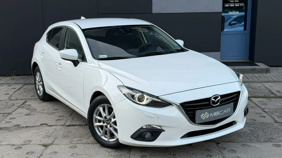 MAZDA 3 -