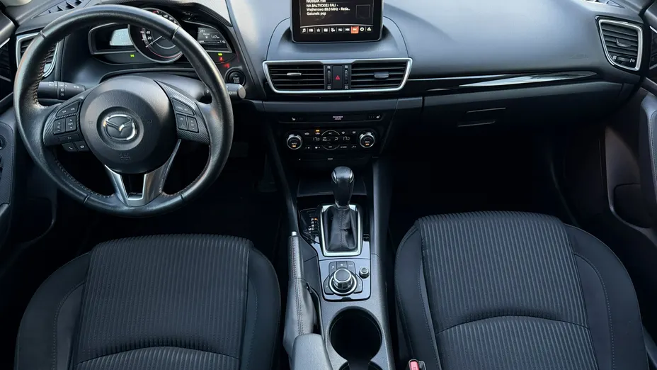 MAZDA 3 -