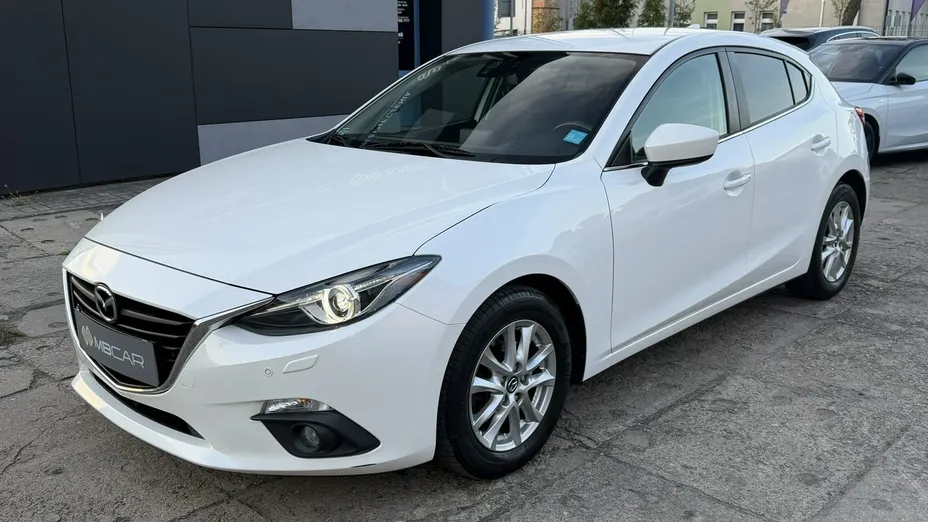 MAZDA 3 -