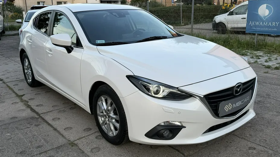 MAZDA 3 -
