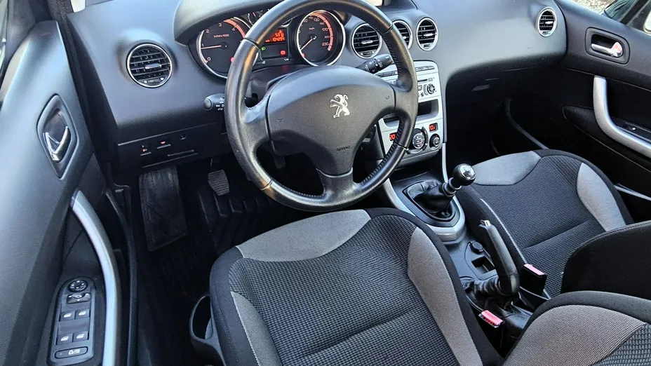 PEUGEOT 308 -