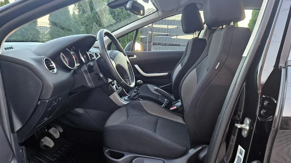 PEUGEOT 308 -