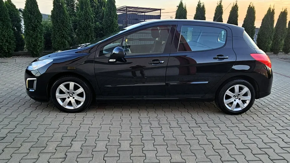 PEUGEOT 308 -