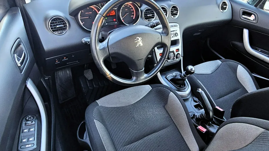 PEUGEOT 308 -