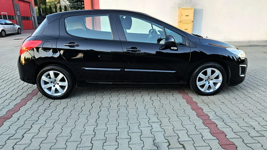 PEUGEOT 308 -