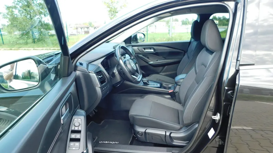 NISSAN Qashqai -
