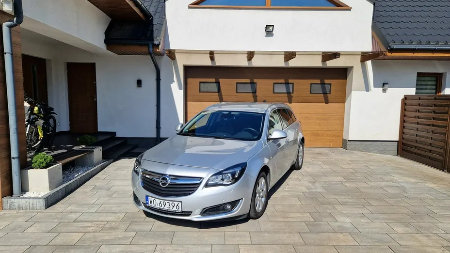 OPEL Insignia -