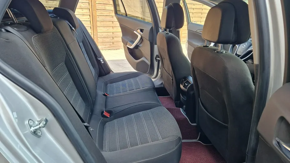 OPEL Insignia -