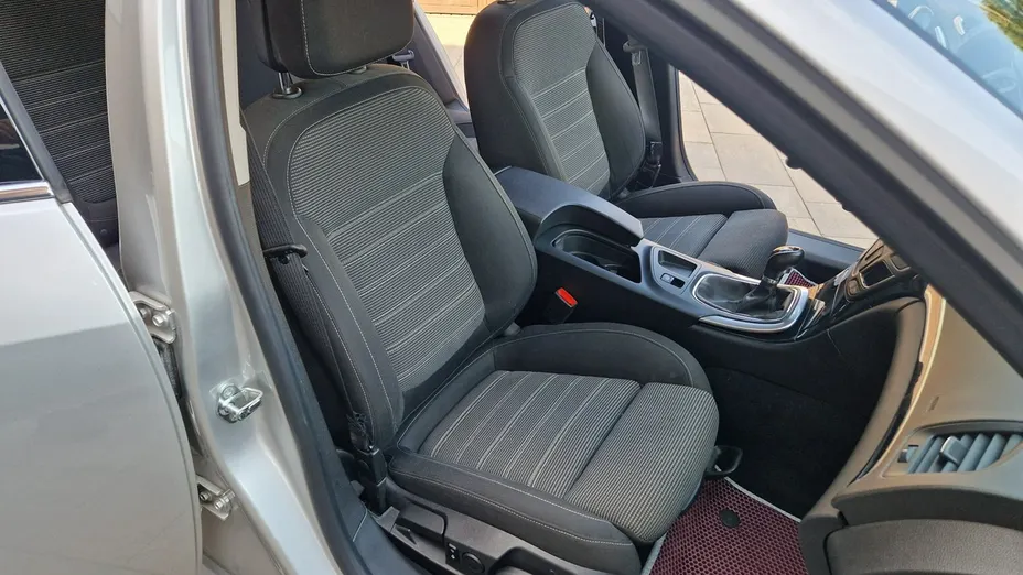 OPEL Insignia -