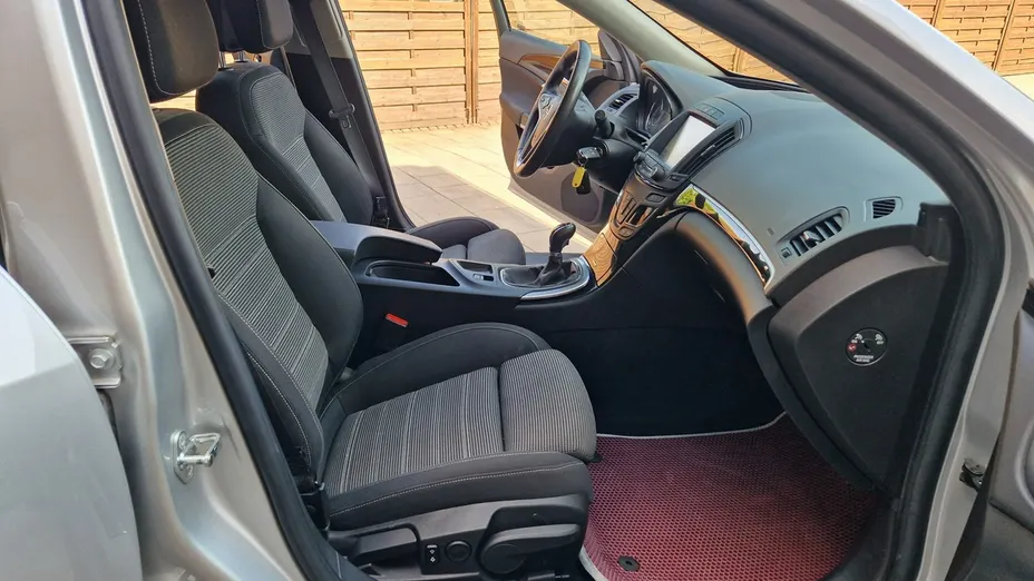 OPEL Insignia -