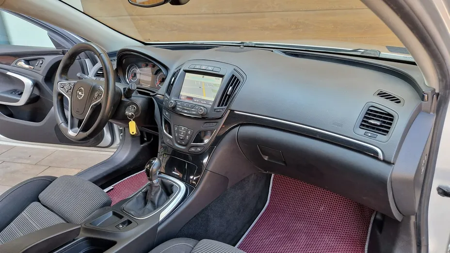 OPEL Insignia -