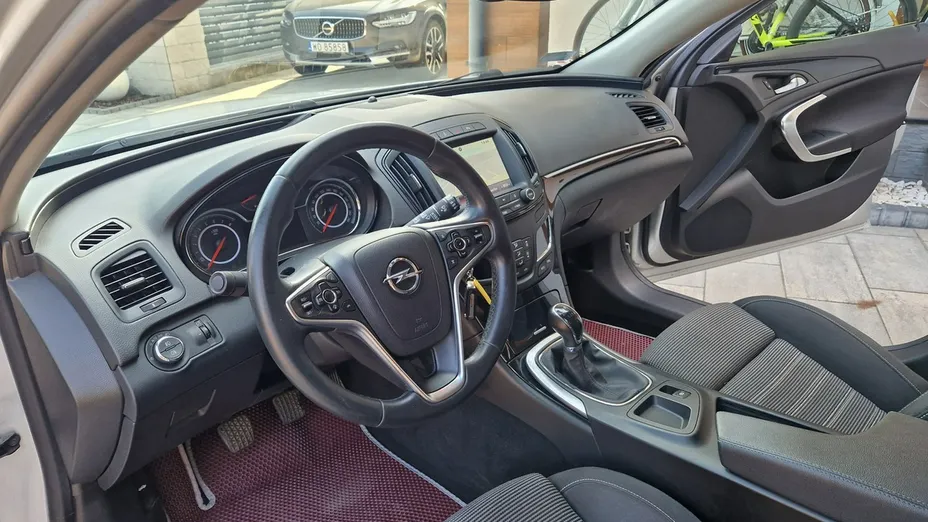 OPEL Insignia -