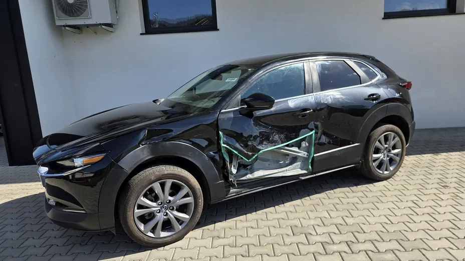 MAZDA CX-30 -