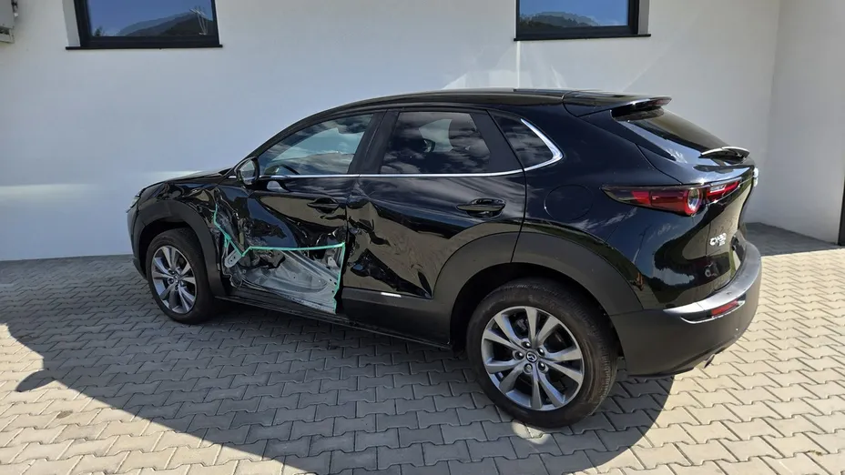 MAZDA CX-30 -