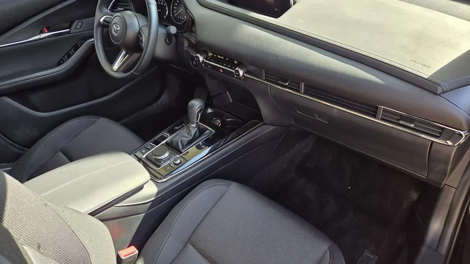 MAZDA CX-30 -
