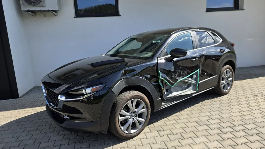 MAZDA CX-30 -