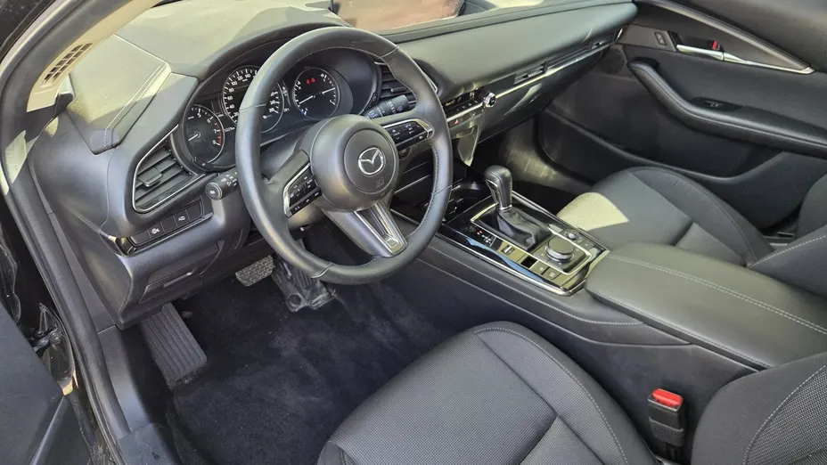 MAZDA CX-30 -