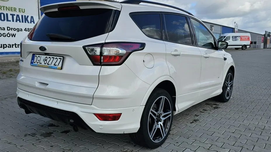 FORD Kuga -