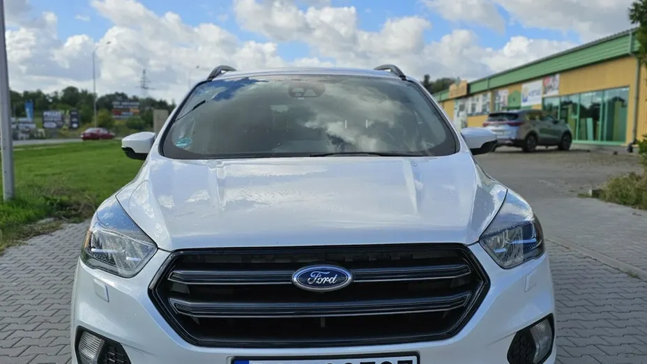 FORD Kuga -