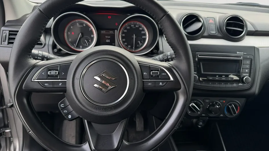 SUZUKI Swift -