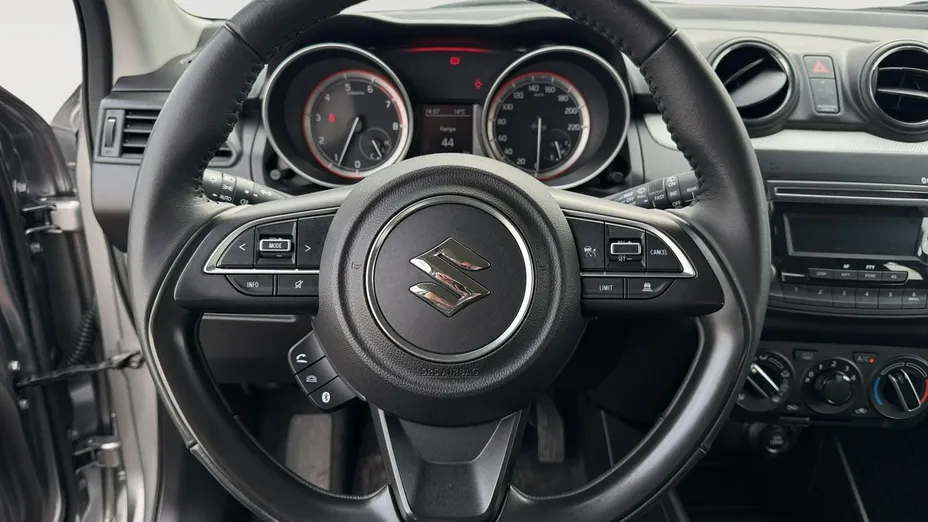 SUZUKI Swift -