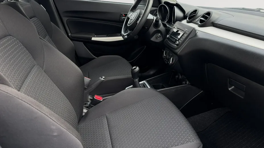SUZUKI Swift -