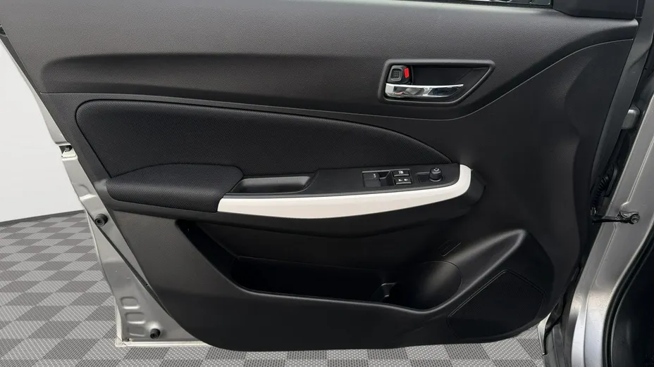 SUZUKI Swift -