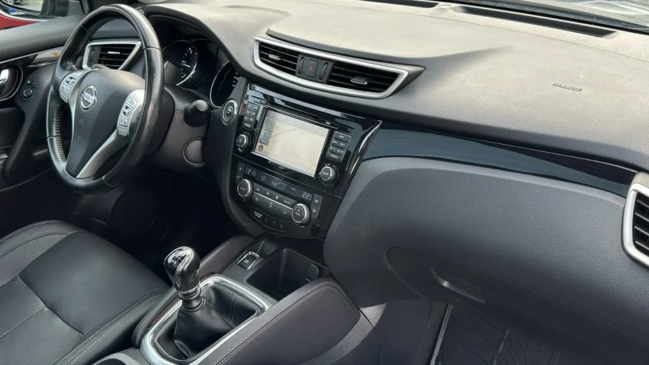 NISSAN Qashqai -