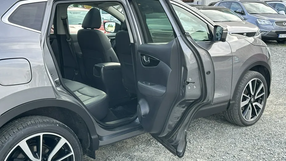 NISSAN Qashqai -