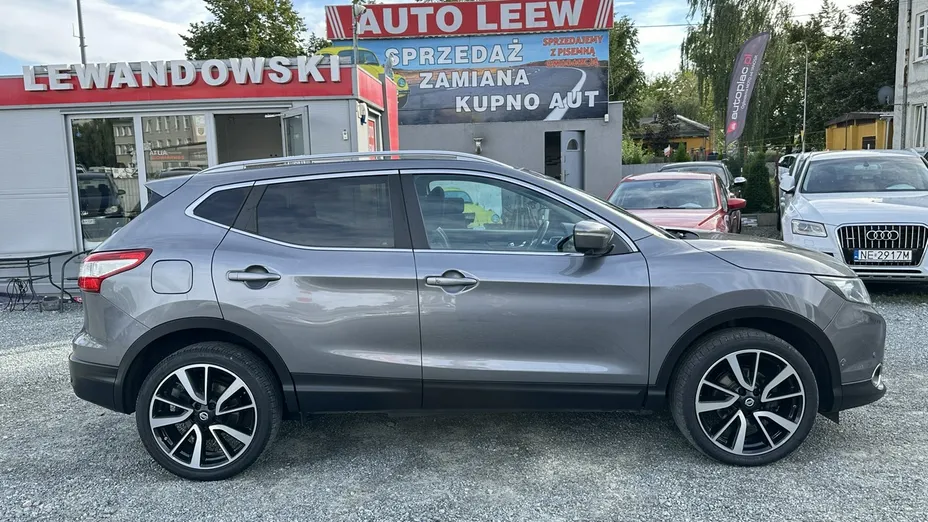 NISSAN Qashqai -