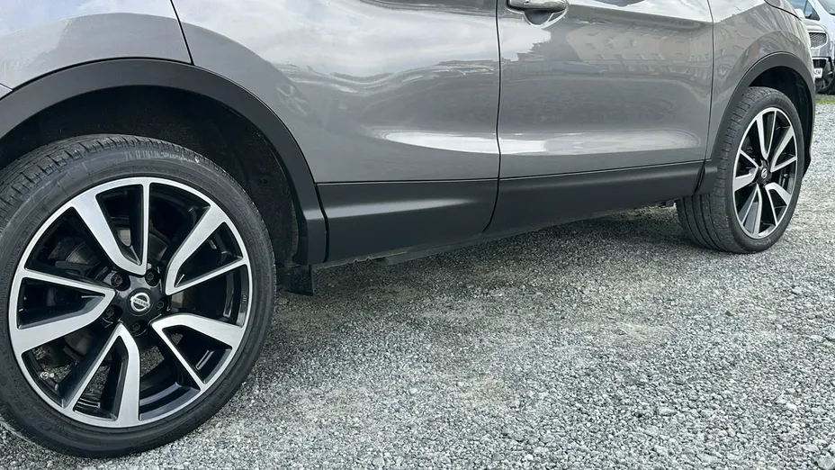 NISSAN Qashqai -