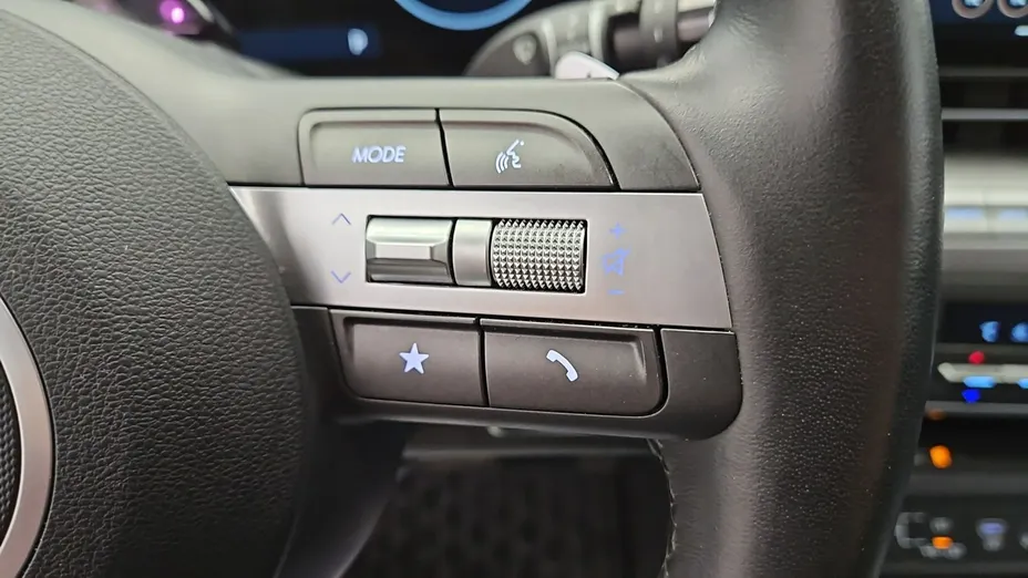 HYUNDAI Kona -