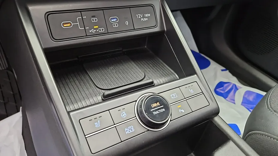 HYUNDAI Kona -