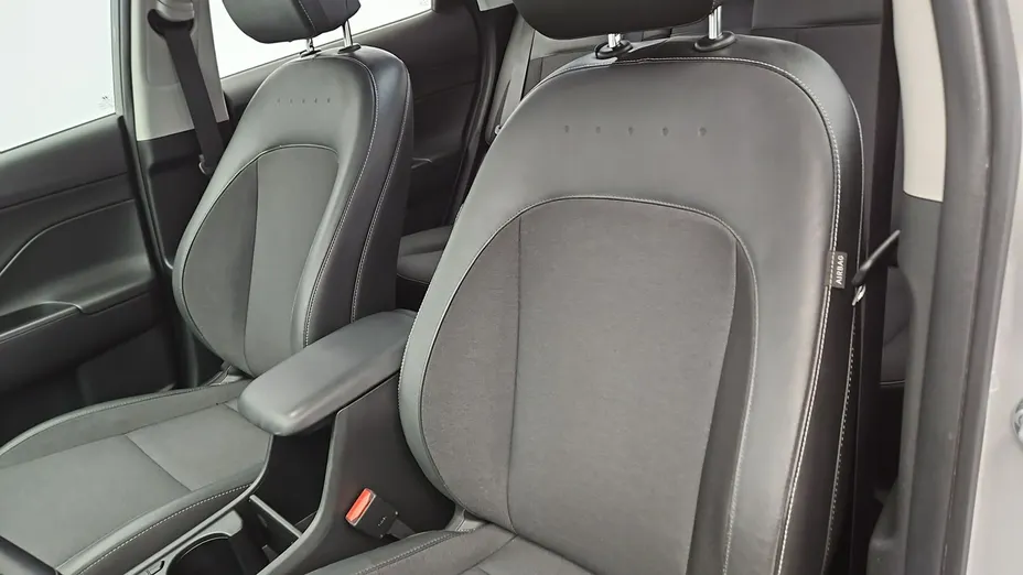 HYUNDAI Kona -