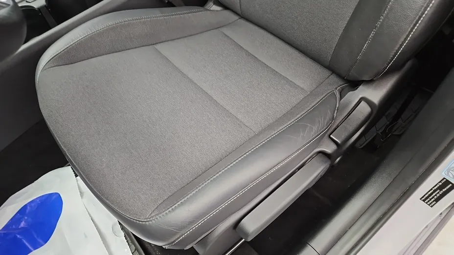 HYUNDAI Kona -