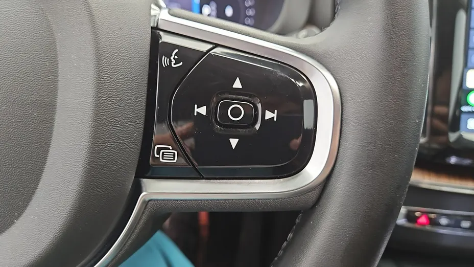 VOLVO XC60 -