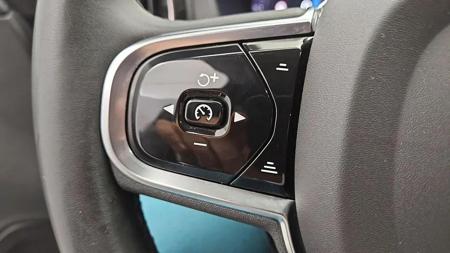 VOLVO XC60 -