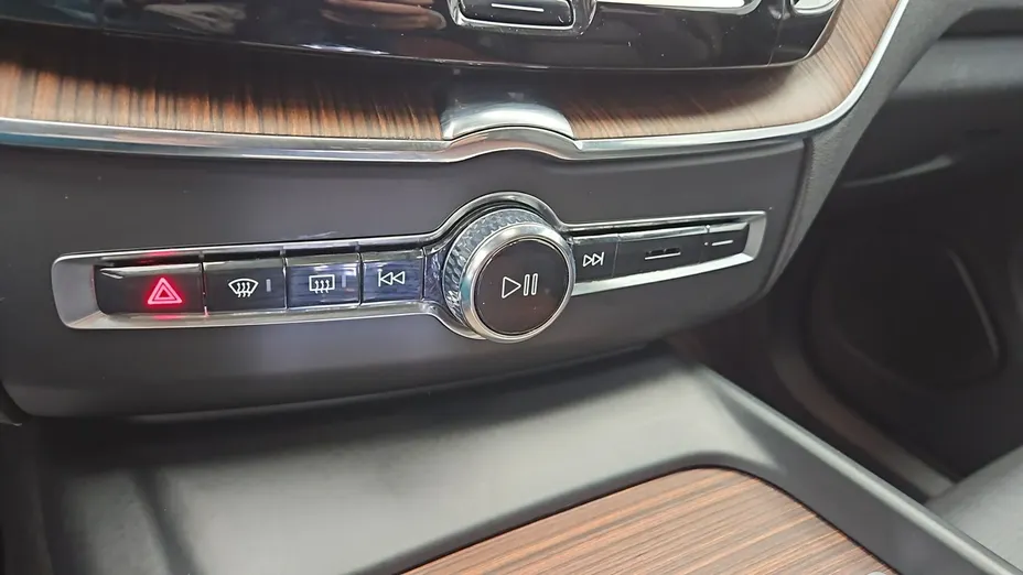 VOLVO XC60 -