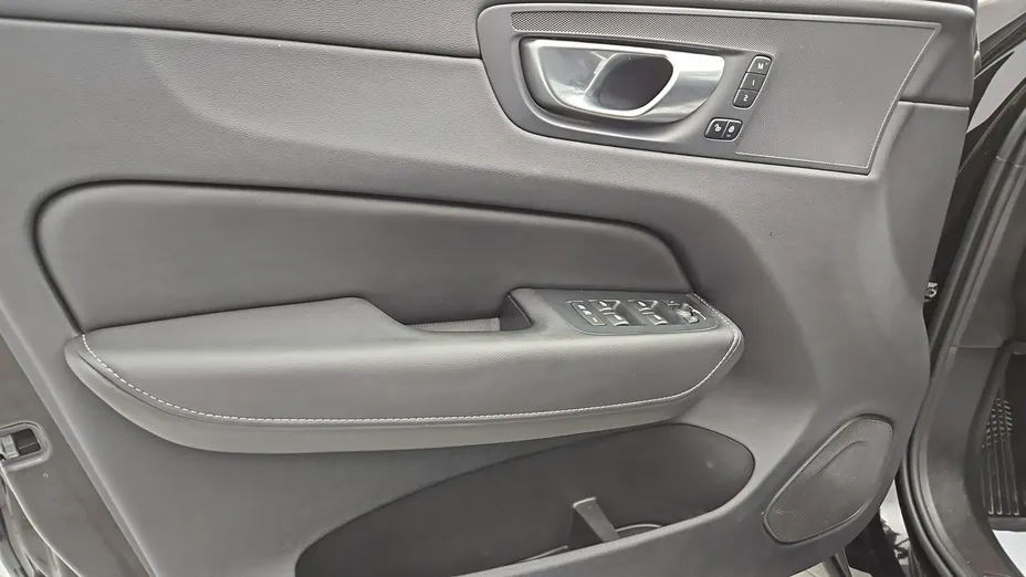 VOLVO XC60 -