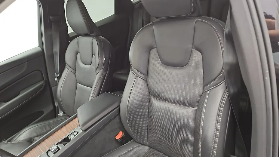 VOLVO XC60 -