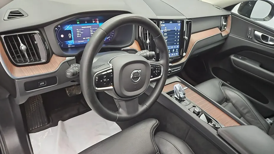 VOLVO XC60 -