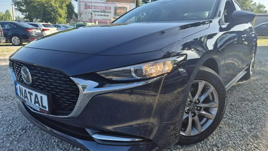 MAZDA 3 -