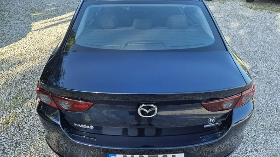 MAZDA 3 -