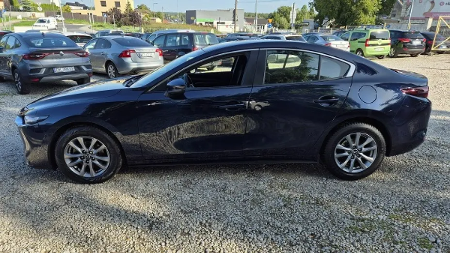MAZDA 3 -