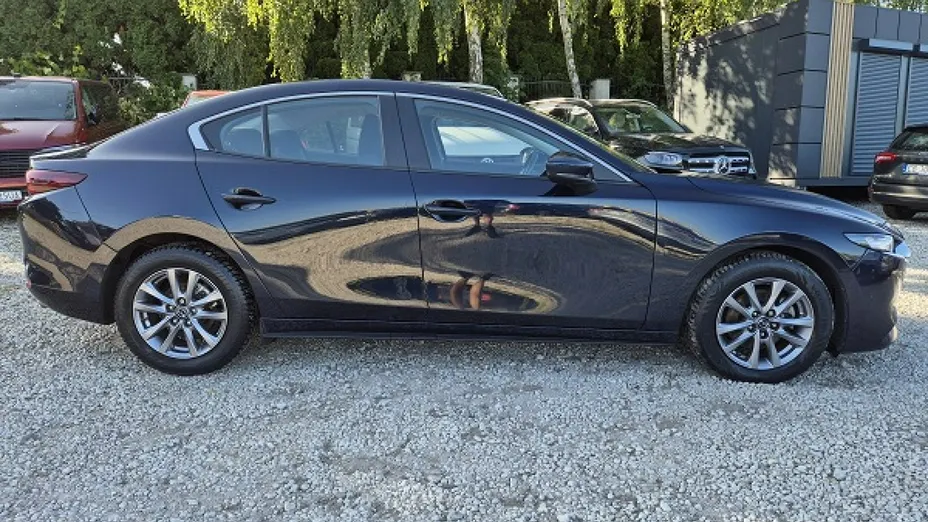 MAZDA 3 -