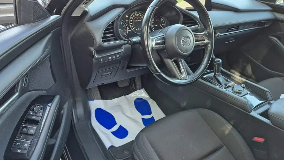MAZDA 3 -