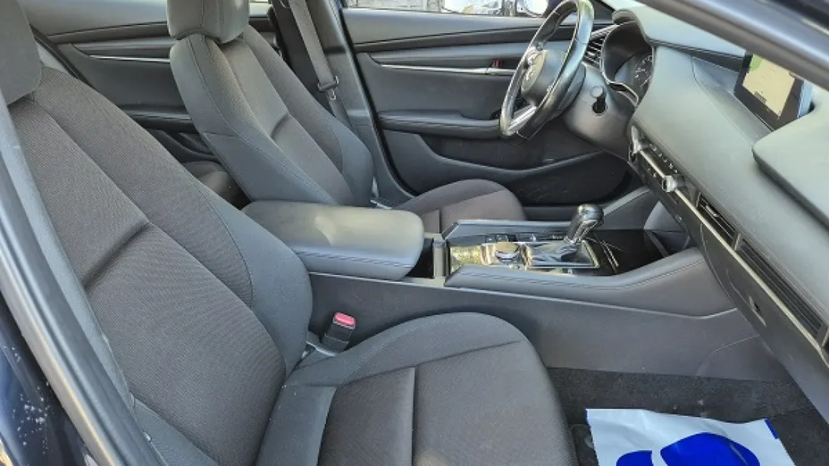 MAZDA 3 -