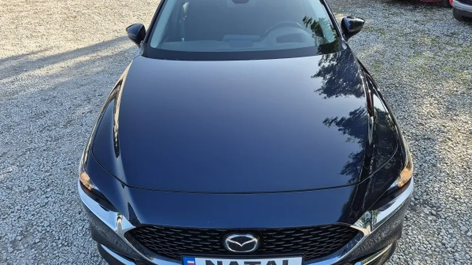 MAZDA 3 -